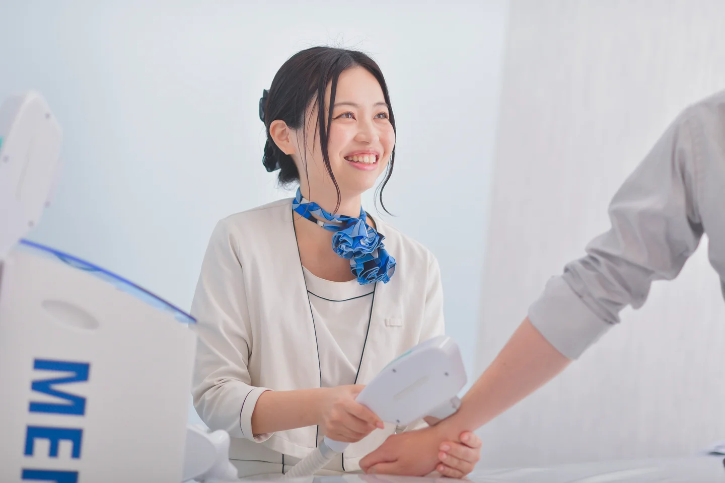 メンズクリア制服や衣装デザインの特徴